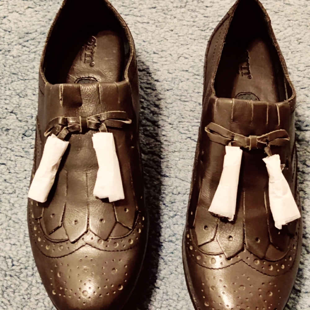 Shoes - Born Boylenn Grey Wing Tip Women 8.5 US 40 Euro
